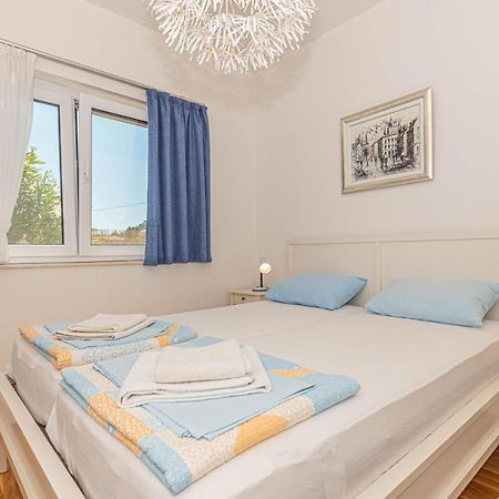 Apartments Villa Tribunj Tribalj Εξωτερικό φωτογραφία
