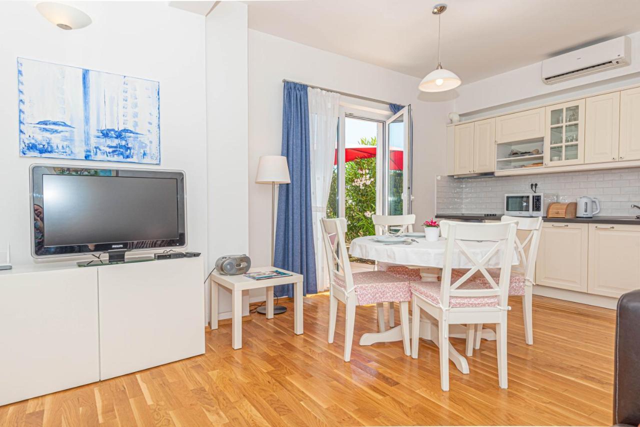 Apartments Villa Tribunj Tribalj Εξωτερικό φωτογραφία