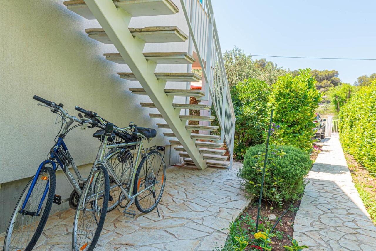 Apartments Villa Tribunj Tribalj Εξωτερικό φωτογραφία