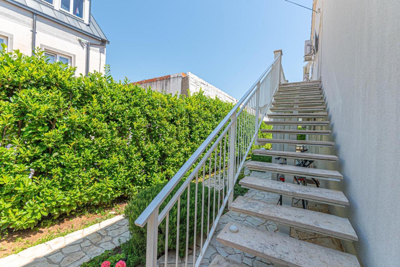 Apartments Villa Tribunj Tribalj Εξωτερικό φωτογραφία