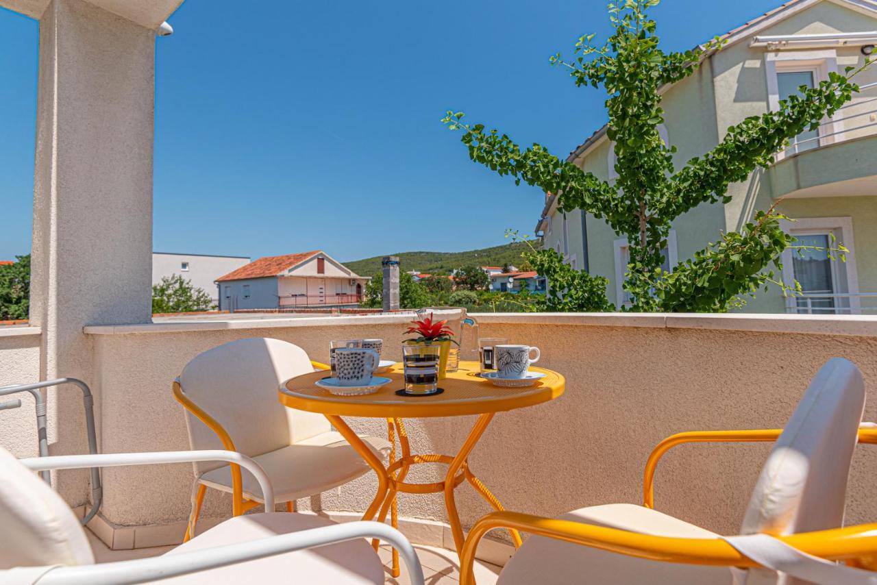 Apartments Villa Tribunj Tribalj Εξωτερικό φωτογραφία