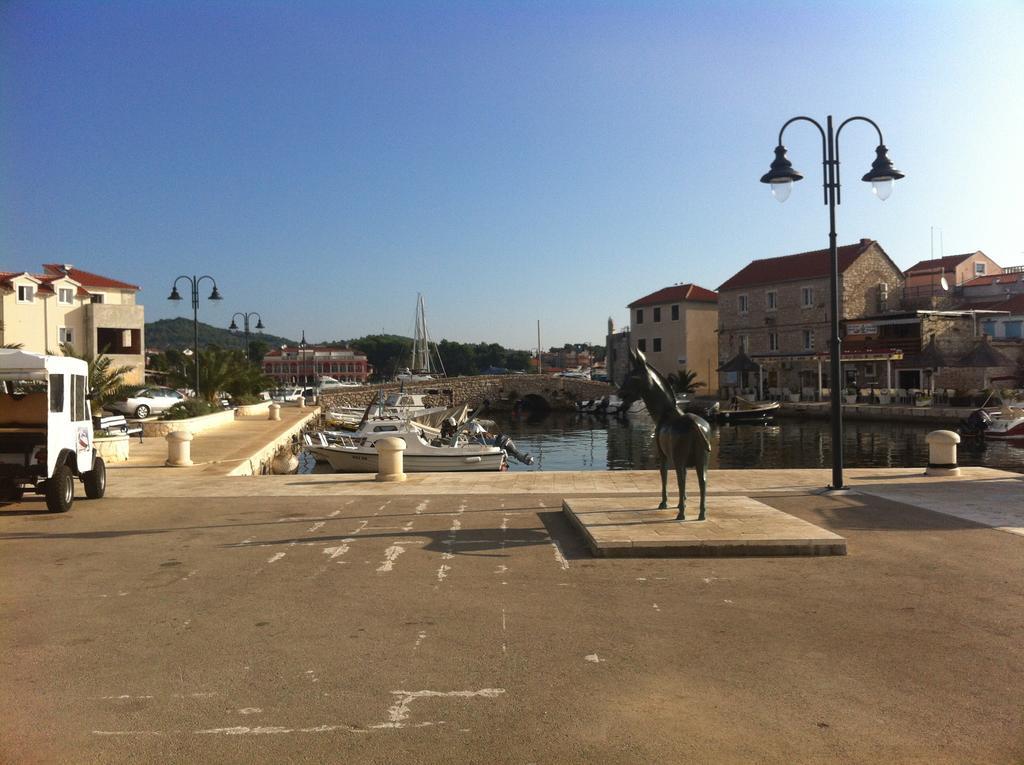 Apartments Villa Tribunj Tribalj Εξωτερικό φωτογραφία