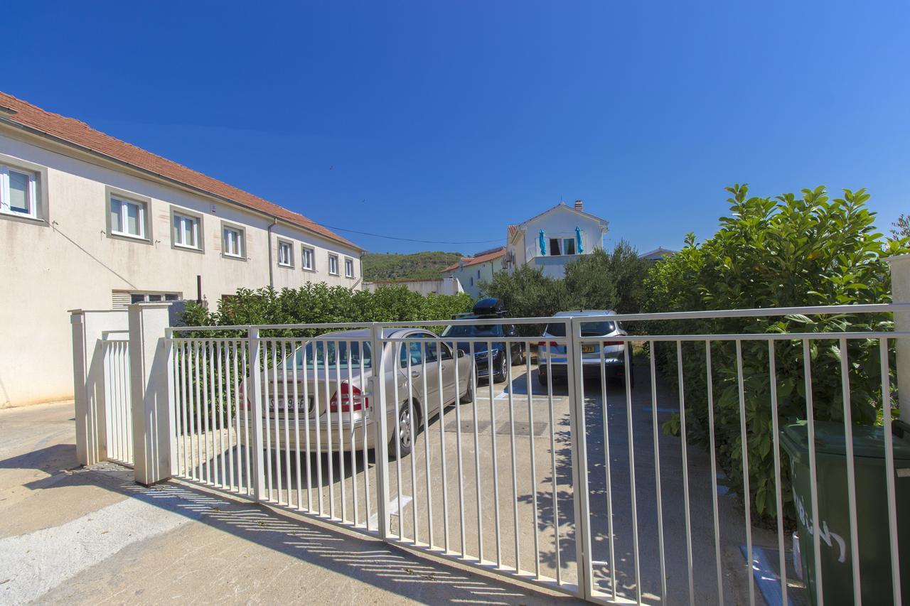 Apartments Villa Tribunj Tribalj Εξωτερικό φωτογραφία