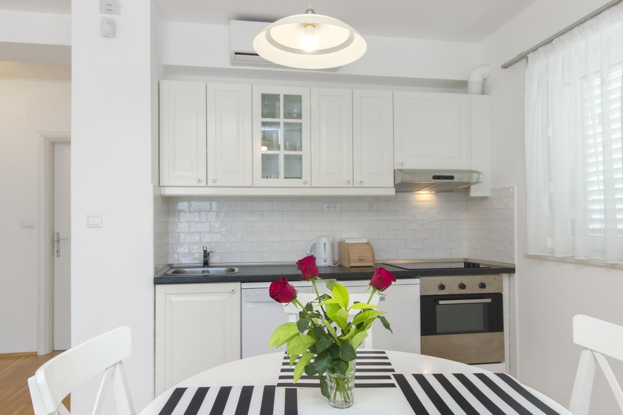 Apartments Villa Tribunj Tribalj Εξωτερικό φωτογραφία