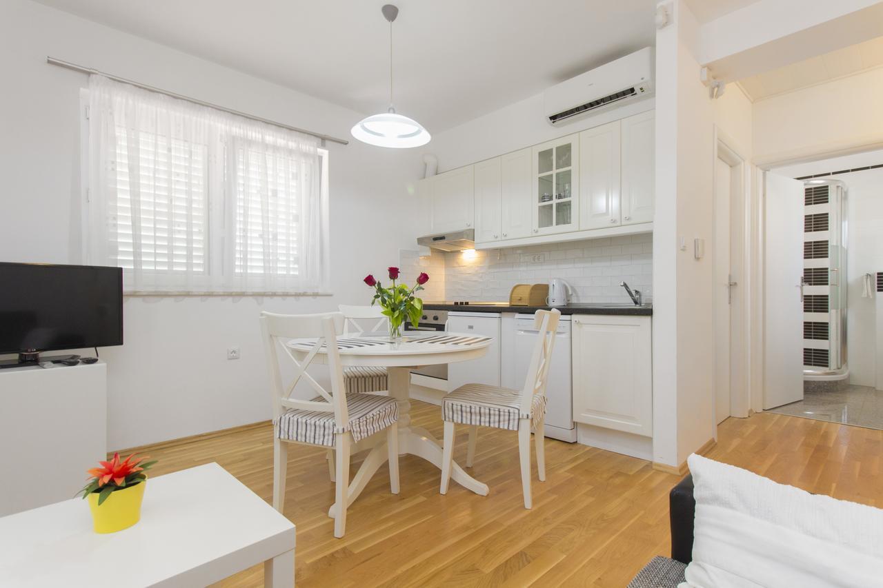 Apartments Villa Tribunj Tribalj Εξωτερικό φωτογραφία