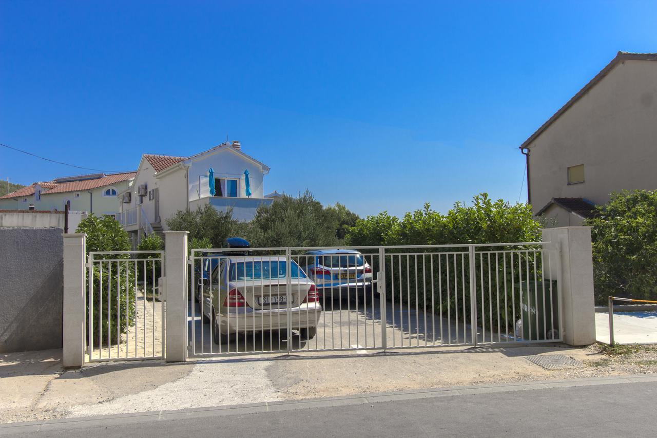 Apartments Villa Tribunj Tribalj Εξωτερικό φωτογραφία