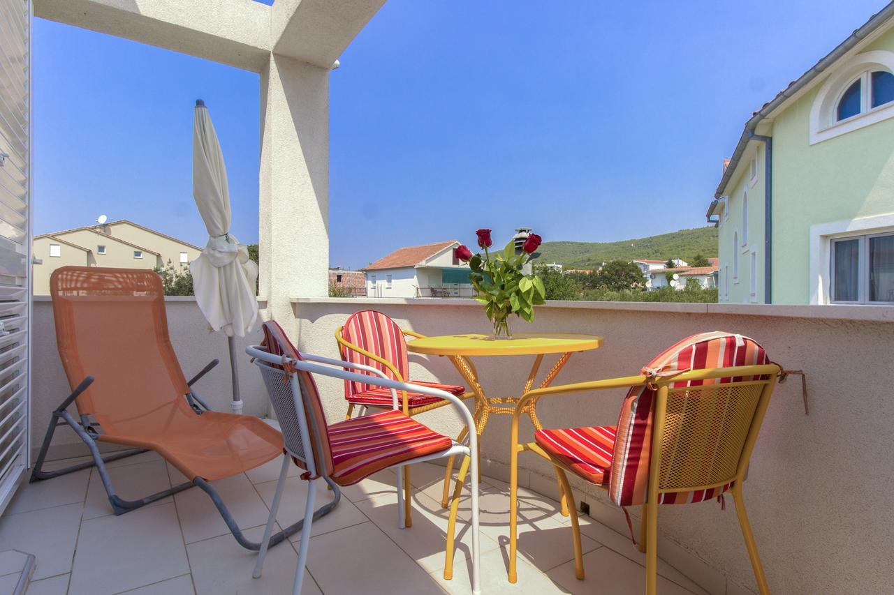 Apartments Villa Tribunj Tribalj Εξωτερικό φωτογραφία
